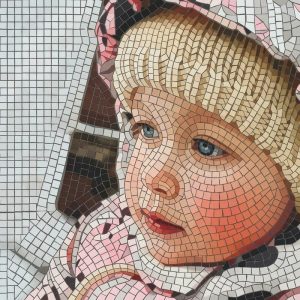 Мозаичный портрет маленькой девочки