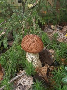 Мозаичный портрет лесной грибной сцены