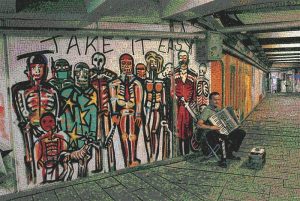 Мозаика «Take It Easy» — Уличный музыкант и скелеты