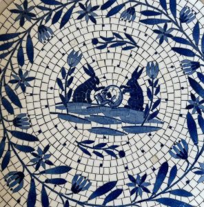 Мозаика «Синие кролики» в классическом стиле