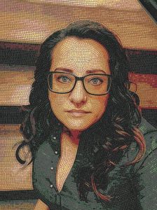 Мозаичный портрет женщины в очках | MELTI