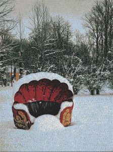 Мозаика «Красная скамья в снегу»