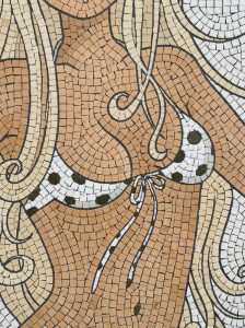 Мозаика: Девушка в бикини в горошек