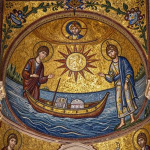 Блестящий корабль на фоне солнца в стиле византийского мозаичного искусства