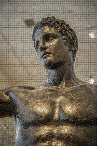 Мозаика «Классический образ» в золотых тонах