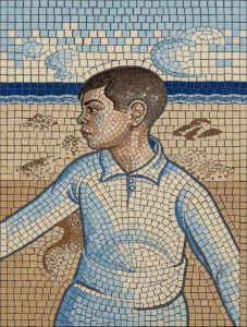 Динамичная мозаика с молодым человеком на пляже