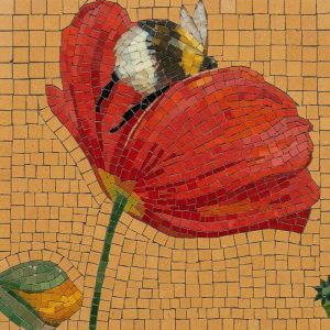 Мозаика «Шмель и красный мак»