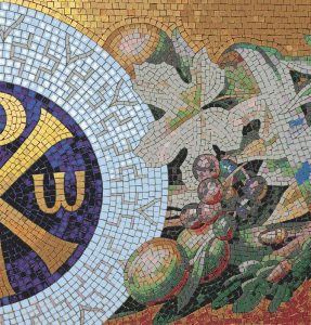 Мозаика с виноградом и золотым орнаментом