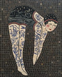 Сюрреалистичная мозаика: Девушка с тату и ночным небом