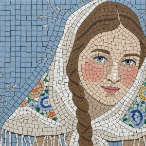 Мозаичный портрет девушки в платке