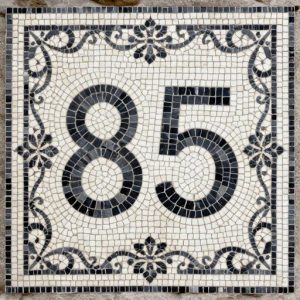 Мозаичная табличка с номером 85 – Opus Tessellatum