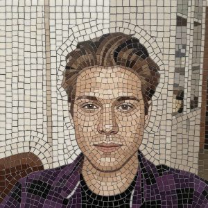 Мозаичный портрет молодого человека – 100×100 см