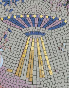 Mosaic UFO Art – Sci-Fi Flying Saucer