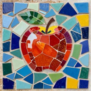 Мозаика «Красное яблоко» в стиле Тренкадис