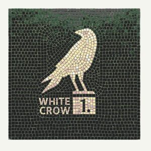 Мозаика «Белый ворон» — 60×60 см