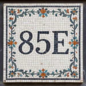 Мозаичная адресная табличка 85Е – Opus Tessellatum