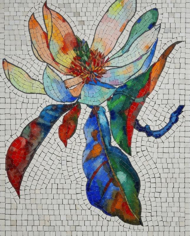 Яркий цветочный узор мозаики