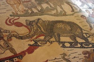 Виноградарь с павлином: мозаика из Византии, V век