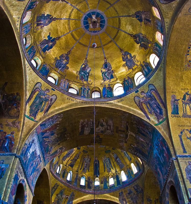 Светлое и золотое изображение мозаики