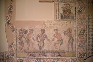 Римская мозаика с богом Паном и винодавней