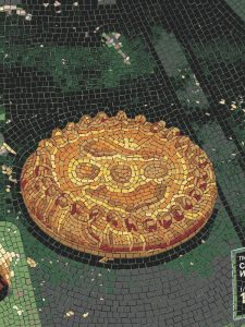 Золотой круг в мозаике MELTI — Абстрактное искусство