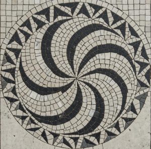 Мозаика «Гипнотическая спираль» в черно-белых тонах