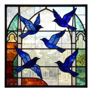 Витражная мозаика: птицы в полете, минимализм и свет