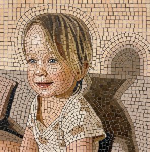 Мозаичный портрет ребенка в классическом стиле