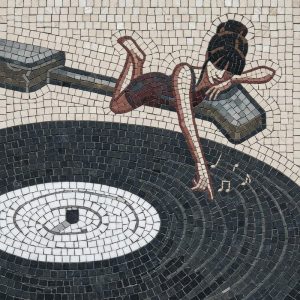 Мозаика «Музыкальная гармония» — Девушка и винил