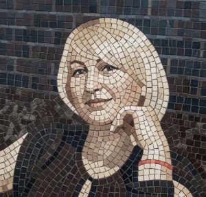 Мозаичный портрет женщины – 100×100 см