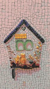Cozy Cats in a Mosaic House – 15×27 cm