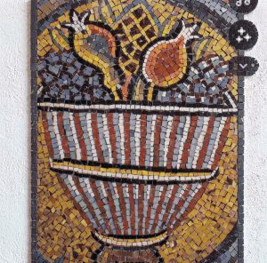 Golden Tulip Mosaic Art – 30×30 cm